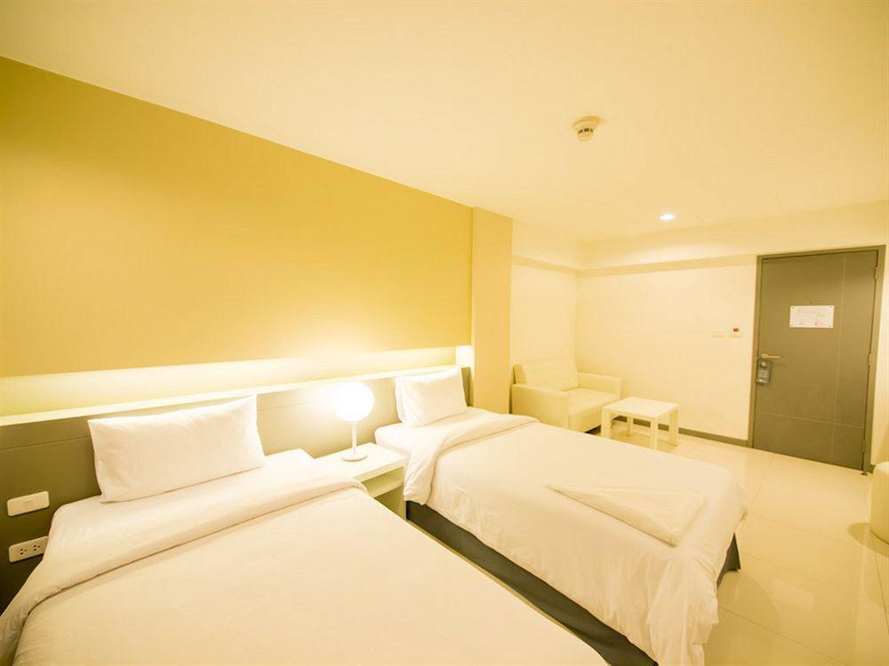 Myhotel Cmyk@Ratchada Bangkok Exterior foto